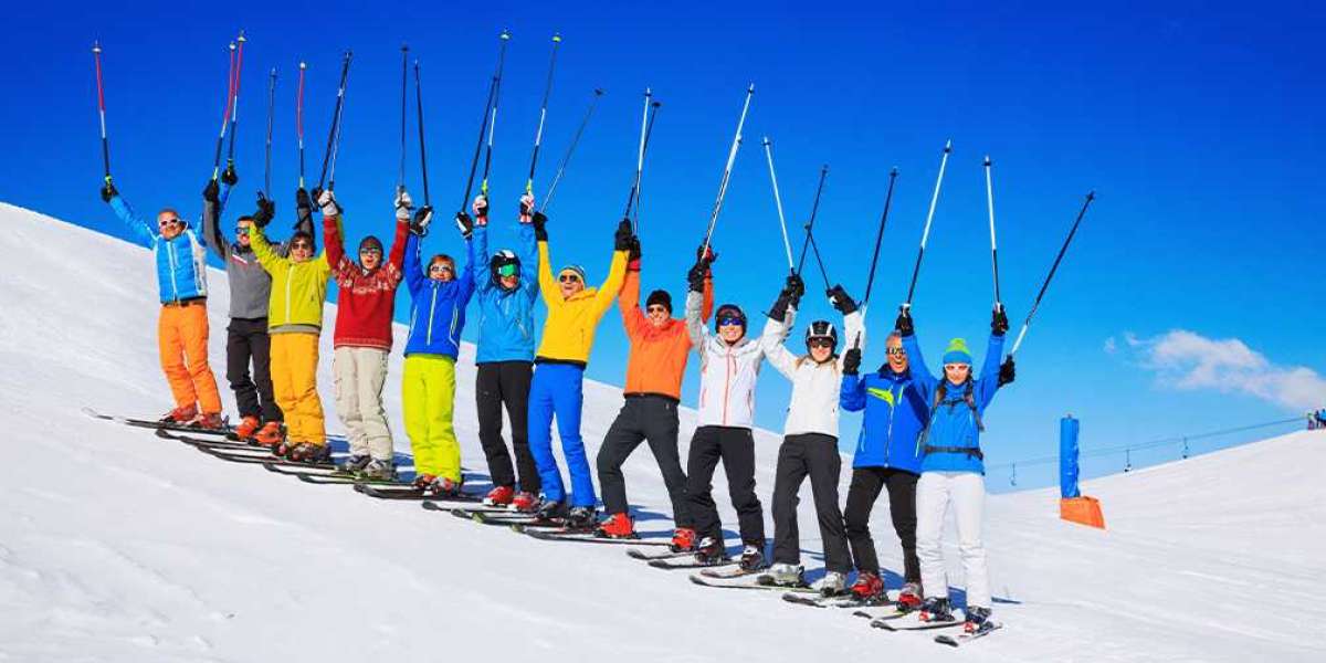 The difference between ski clothing and down jackets