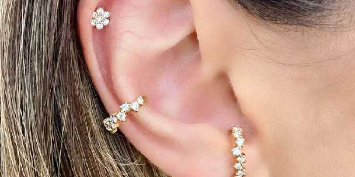 Camilla Flower Diamond Stud Earring in 14 Karat Gold