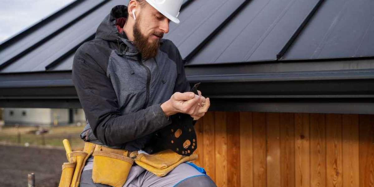 The Ultimate Guide to Choosing the Right Roofer for Your Home
